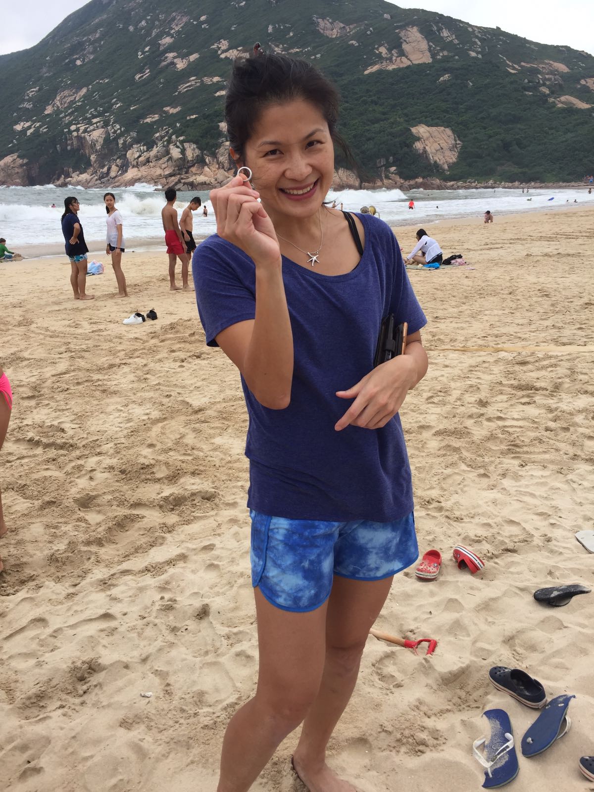 Ring lost on a Hong Kong beach